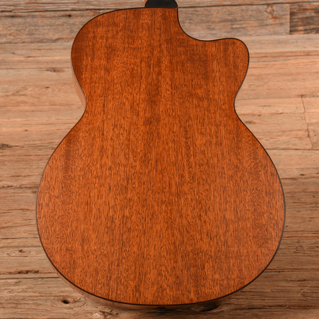 Lowden 012 Natural LEFTY - View 3 | MusicMarket