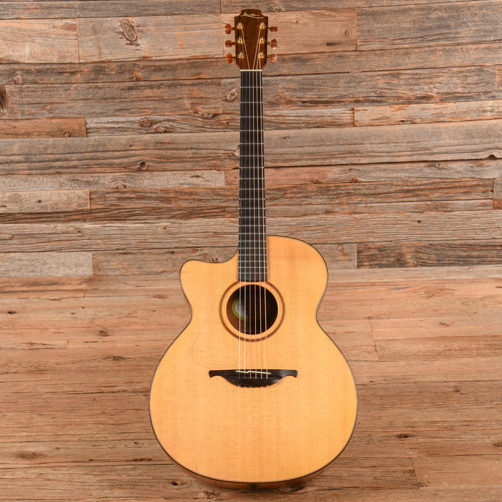 Lowden 012 Natural LEFTY - View 4 | MusicMarket