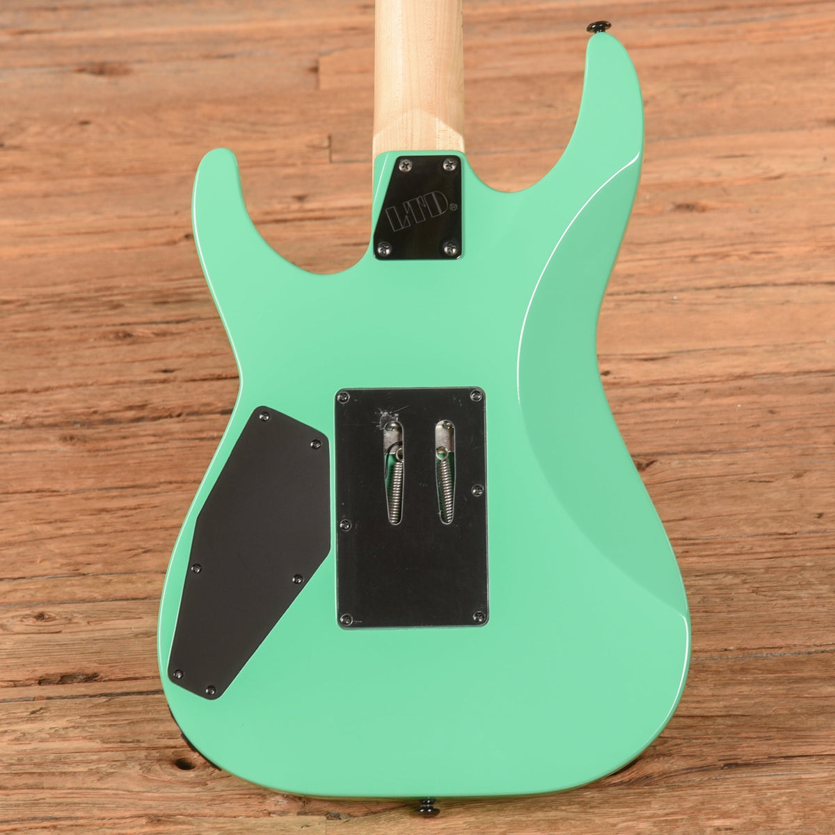 LTD Mirage Deluxe '87 Turquoise Turquoise 2022 - View 3 | MusicMarket