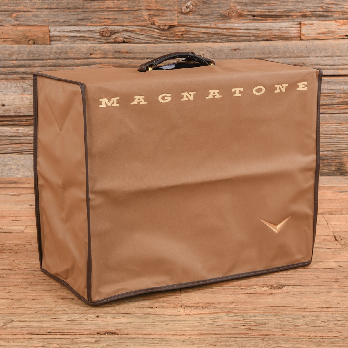Magnatone Twilighter 22-Watt 1x12" Guitar Combo Amp - View 3 | MusicMarket