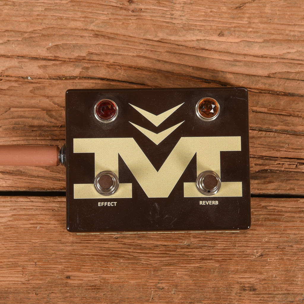 Magnatone Twilighter Stereo 22+22-Watt 2x12" Guitar Combo - View 5 | MusicMarket