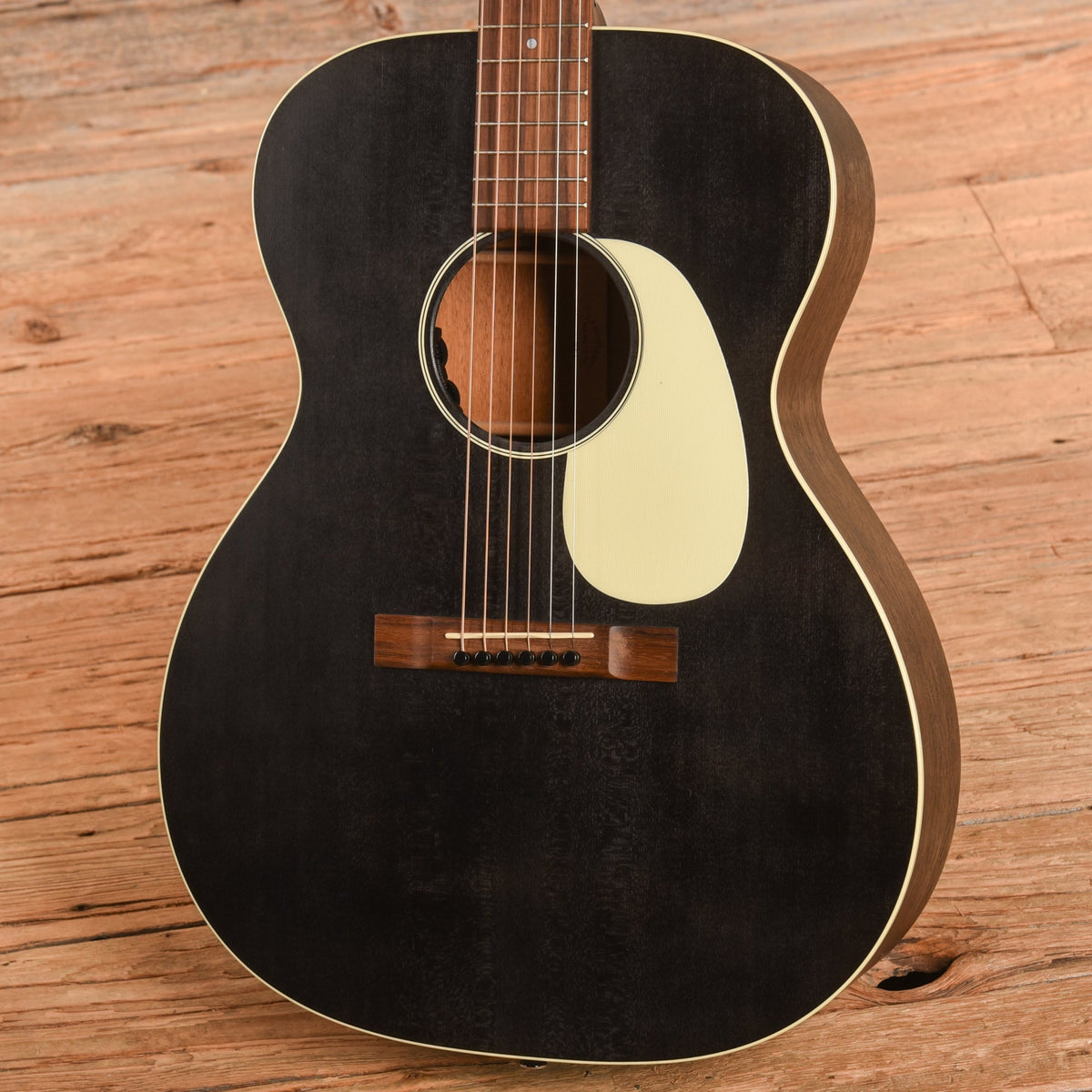 Martin 000-17 Black Smoke - View 2 | MusicMarket