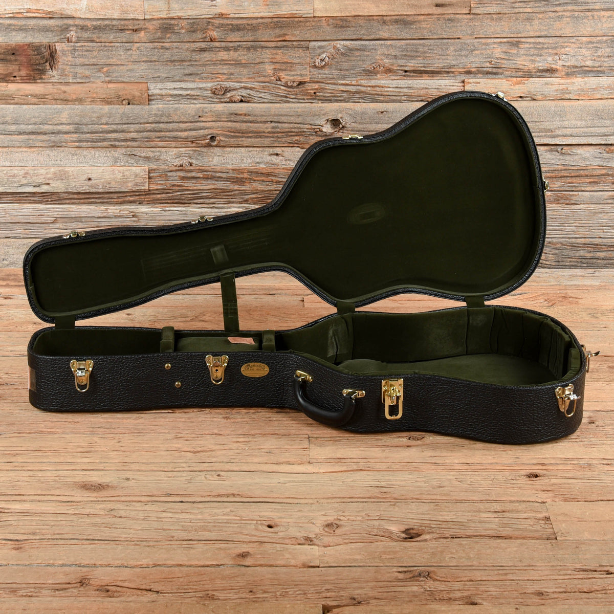 Martin Custom Shop D-28 Authentic 1937 Ambertone 2022 - View 9 | MusicMarket
