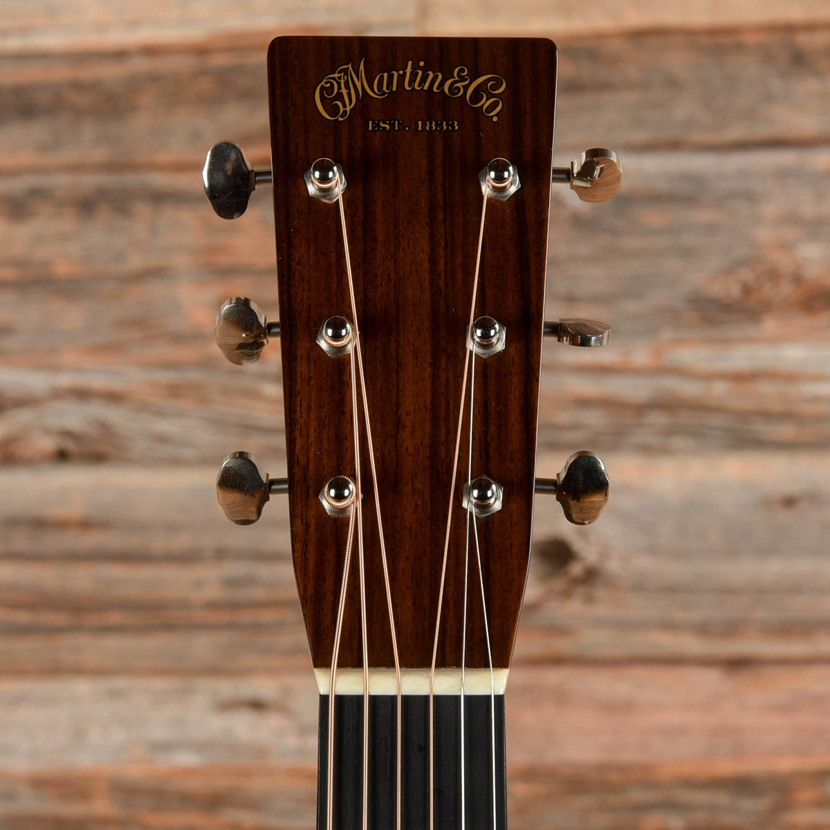 Martin Custom Shop D-28 Authentic 1937 Ambertone 2022 - View 6 | MusicMarket