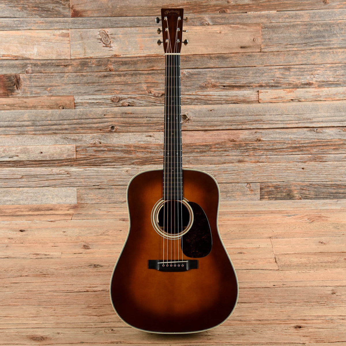 Martin Custom Shop D-28 Authentic 1937 Ambertone 2022 - View 4 | MusicMarket
