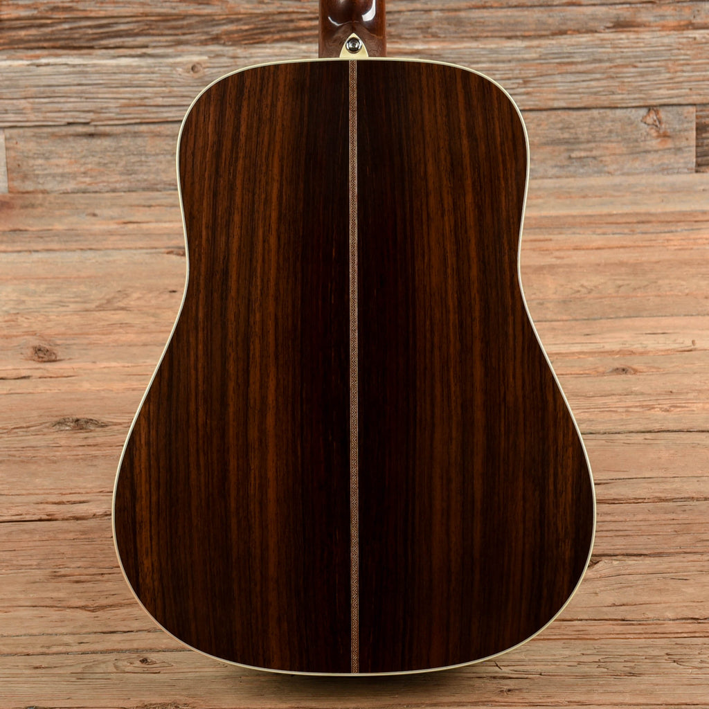 Martin Custom Shop D-28 Authentic 1937 Ambertone 2022 - View 3 | MusicMarket