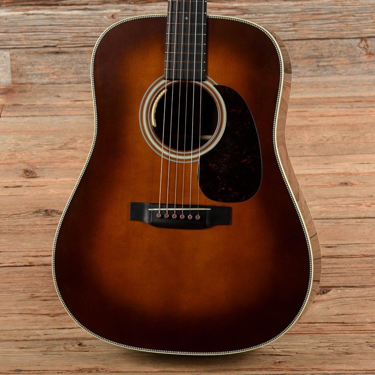 Martin Custom Shop D-28 Authentic 1937 Ambertone 2022 - View 2 | MusicMarket