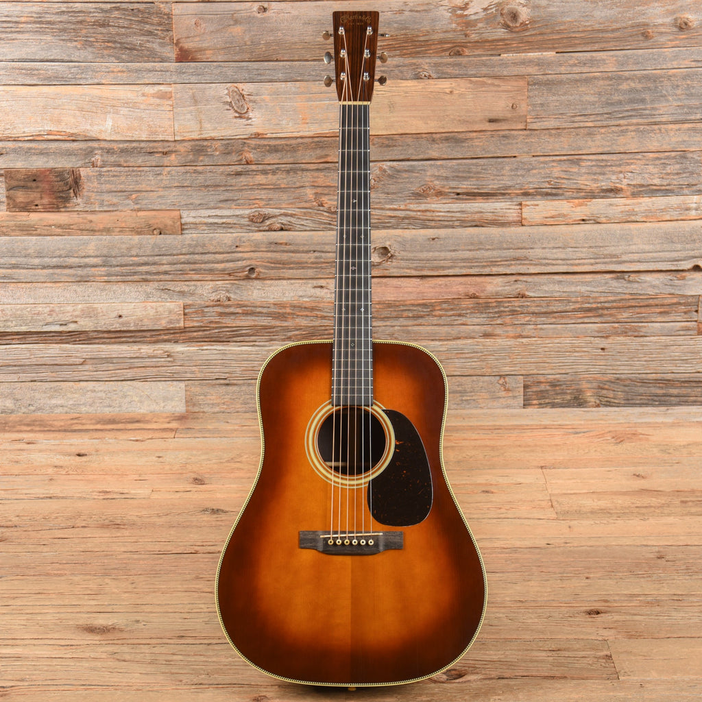 Martin Custom Shop Expert D-28 Authentic 1937 Ambertone 2023 - View 4 | MusicMarket