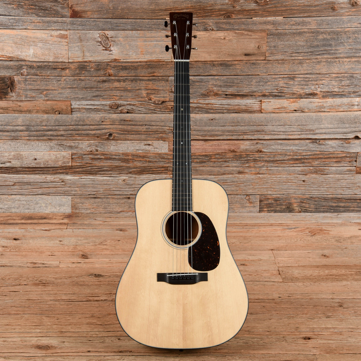 Martin D-18 Authentic 1937 Natural - View 4 | MusicMarket
