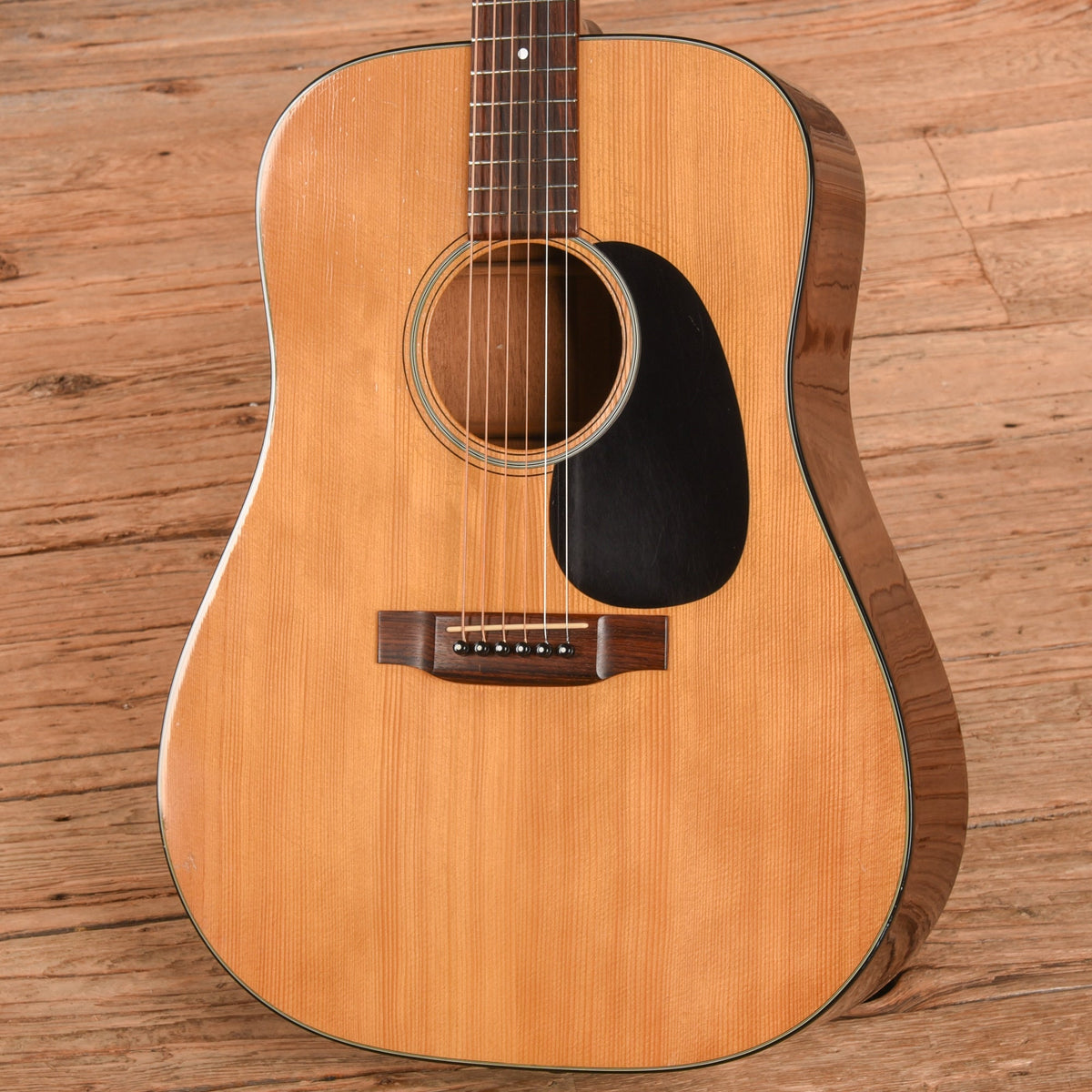 Martin D-18 Natural 1973 - View 2 | MusicMarket