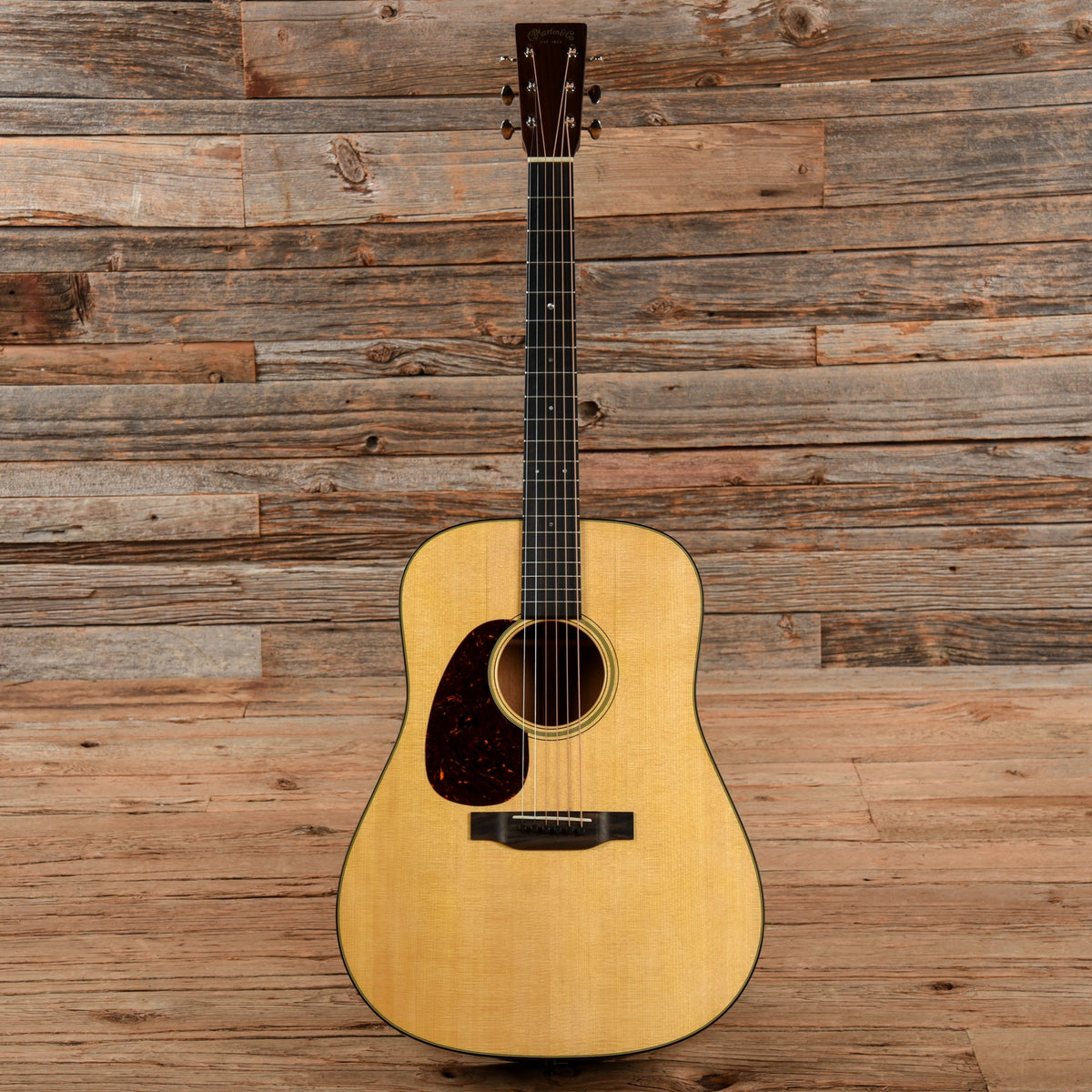 Martin D-18 Natural Gloss 2021 LEFTY - View 4 | MusicMarket