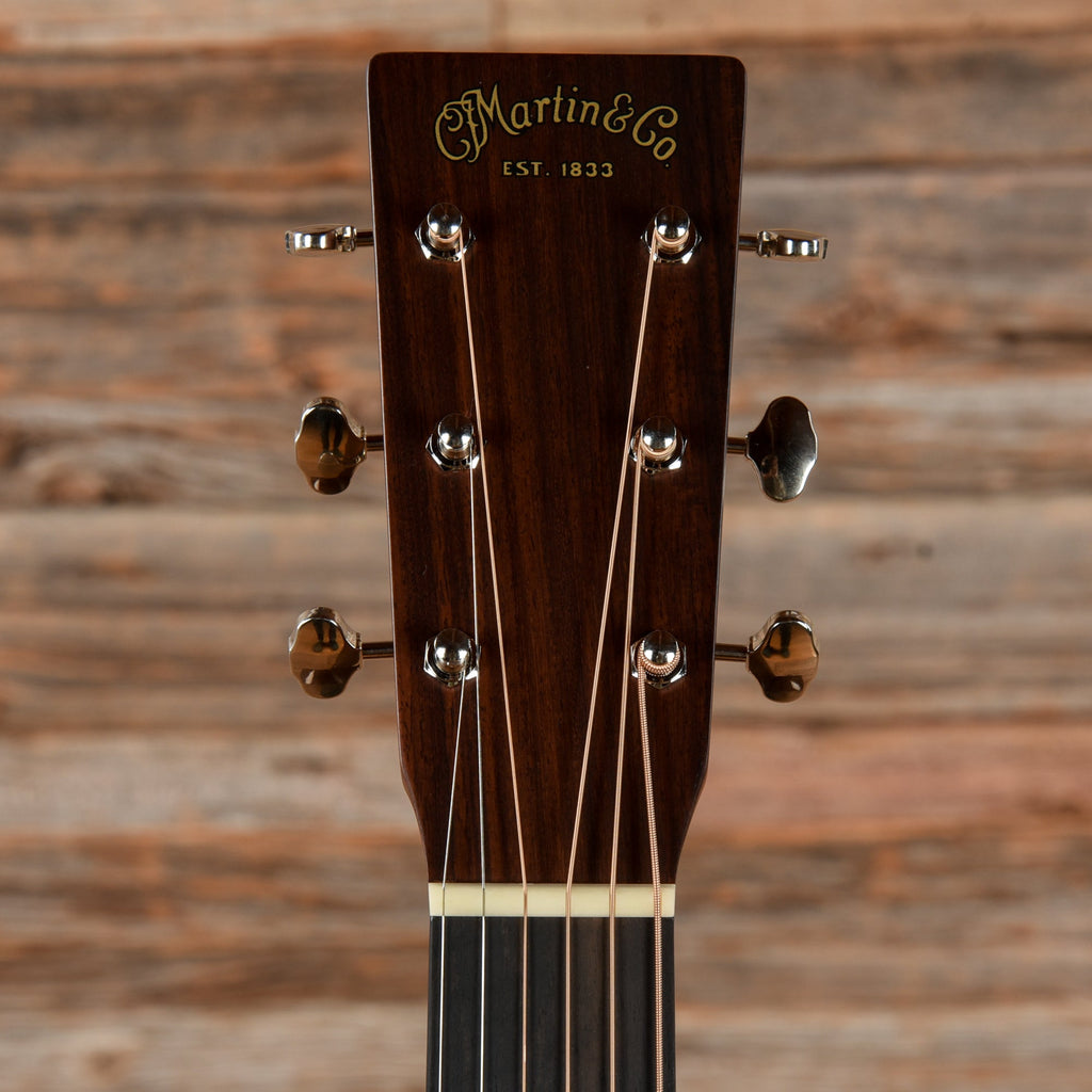 Martin D-18 Natural Gloss 2021 LEFTY - View 6 | MusicMarket