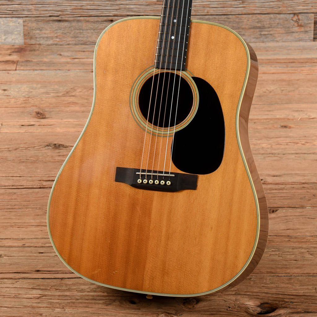 Martin D-28 Natural 1968 - View 2 | MusicMarket