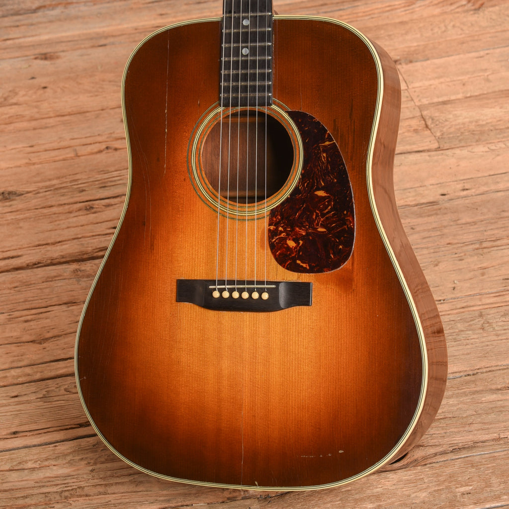 Martin D-28 Sunburst 1964 - View 2 | MusicMarket