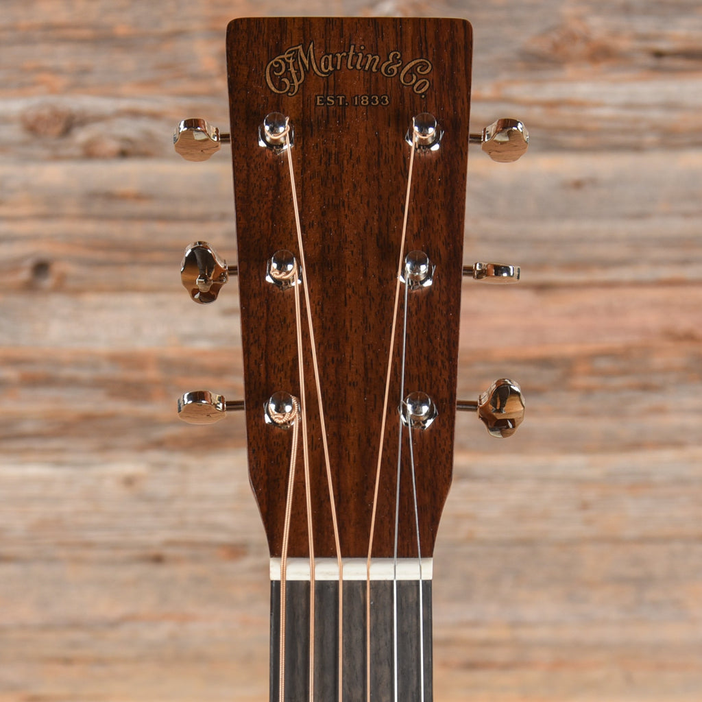 Martin Standard Series D-18 Natural - View 6 | MusicMarket