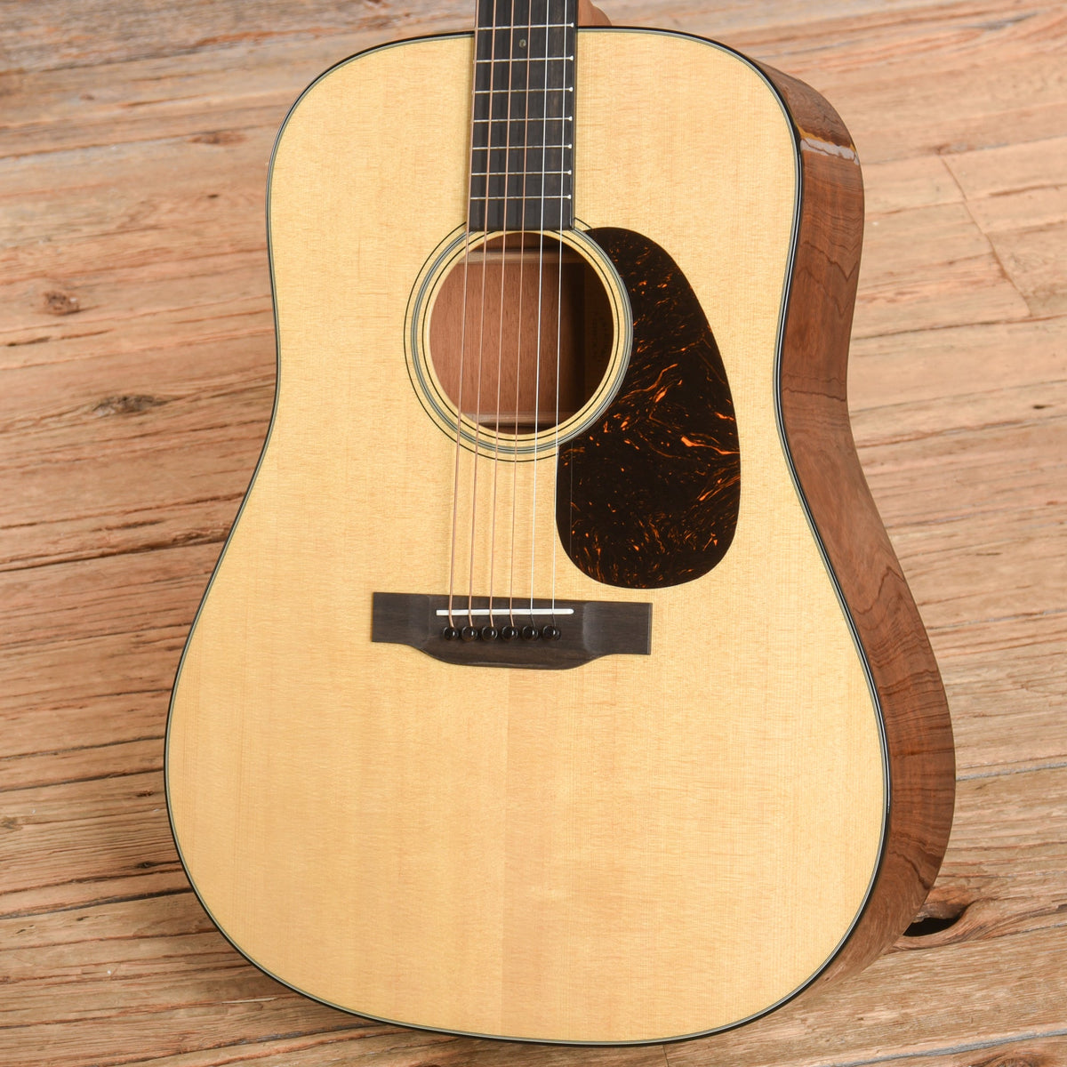 Martin Standard Series D-18 Natural - View 2 | MusicMarket