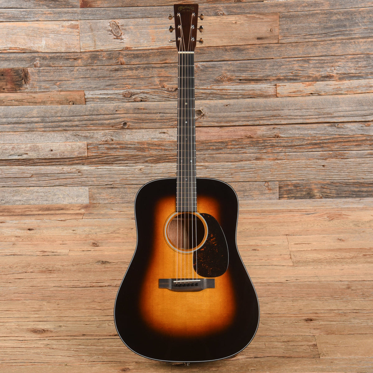 Martin Standard Series D-18 Sunburst 2021 - View 4 | MusicMarket