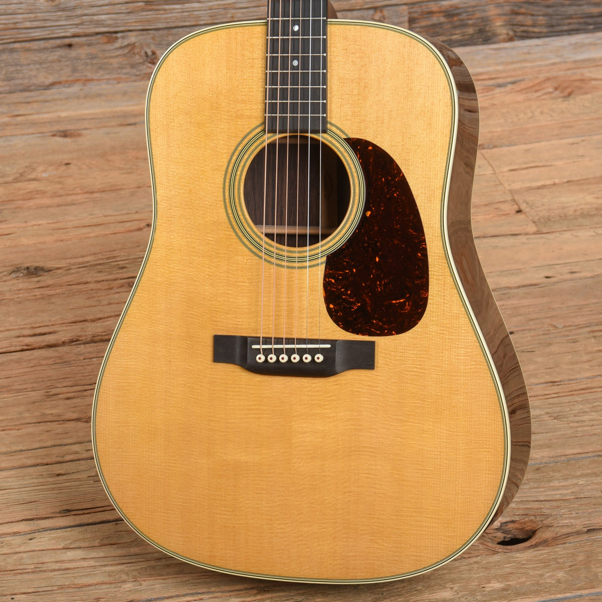 Martin Standard Series D-28 Natural 2021 - View 2 | MusicMarket
