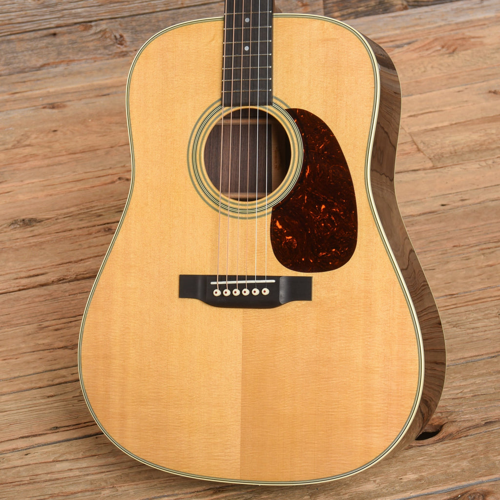 Martin Standard Series D-28 Natural 2021 - View 2 | MusicMarket