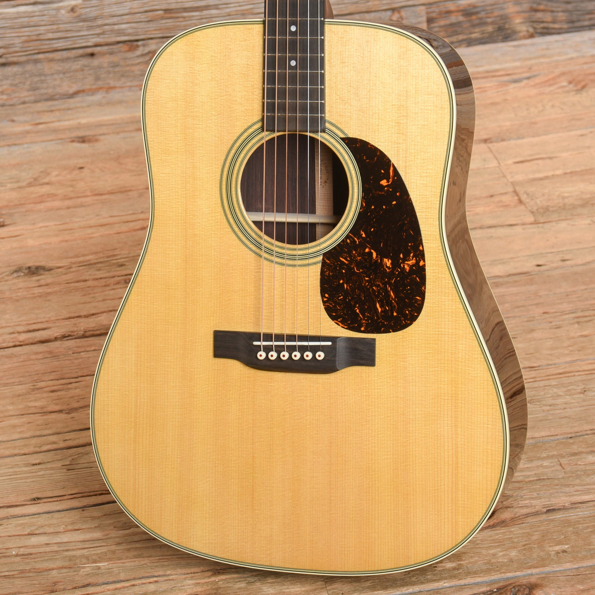 Martin Standard Series D-28 Natural 2024 - View 2 | MusicMarket