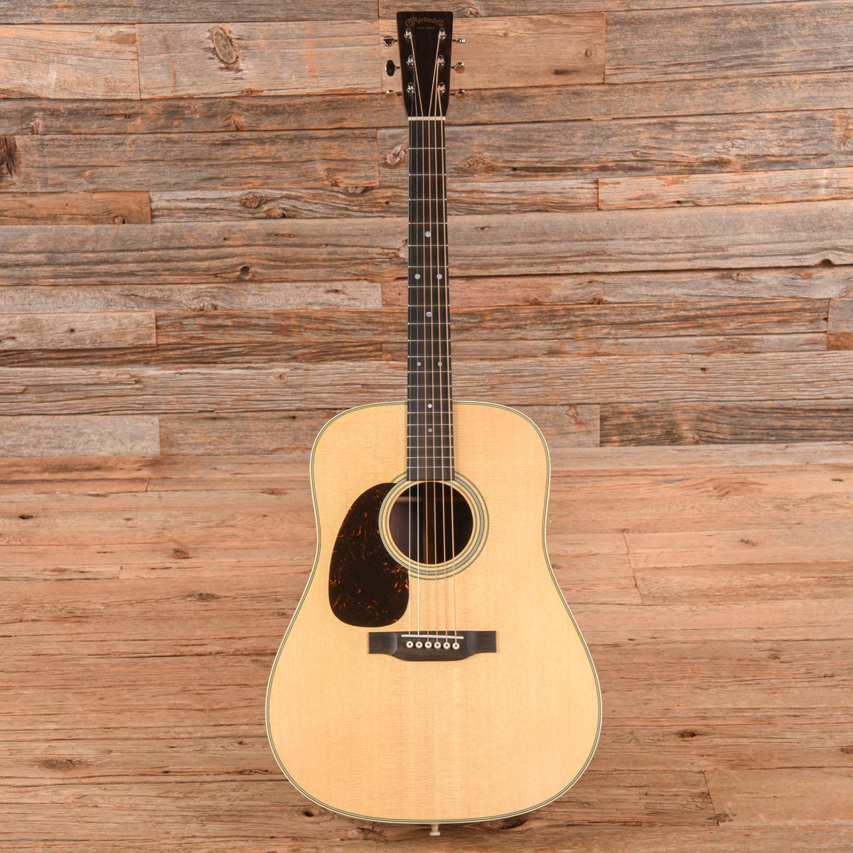 Martin Standard Series D-28 Natural LEFTY - View 4 | MusicMarket
