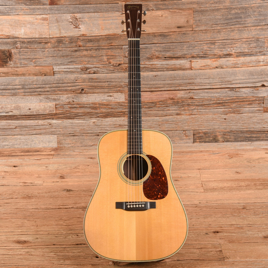 Martin Standard Series HD-28 Natural 2021 - View 4 | MusicMarket