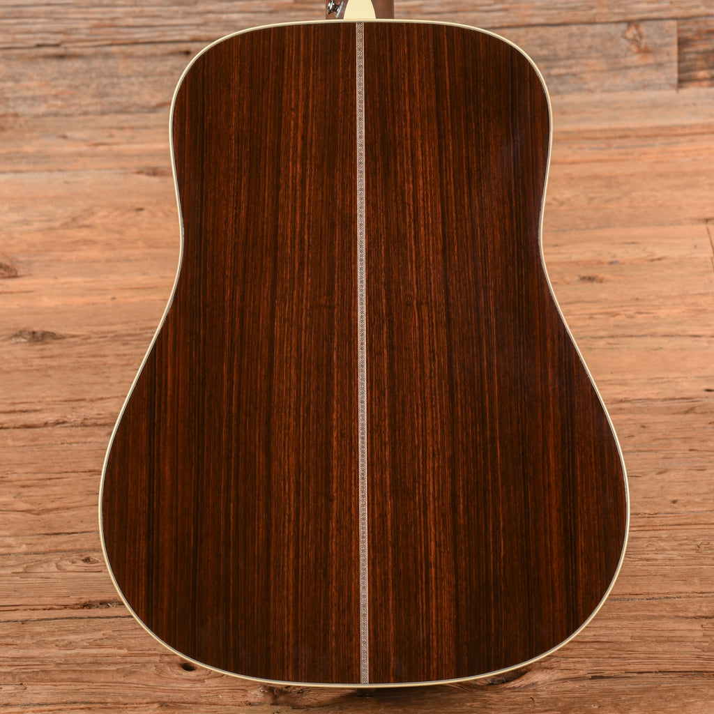 Martin Standard Series HD-28 Natural 2021 - View 3 | MusicMarket