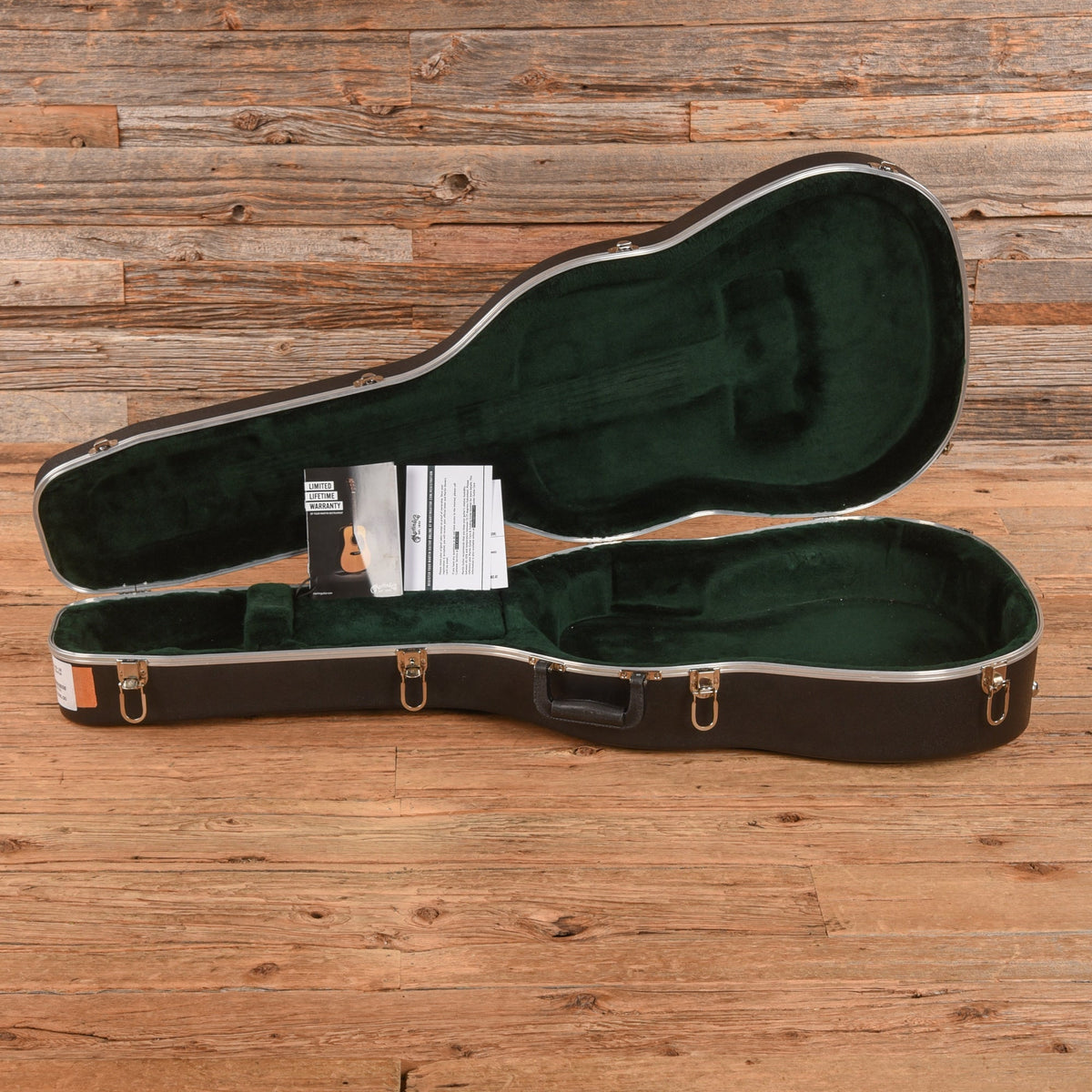 Martin Standard Series HD-28 Natural 2021 - View 9 | MusicMarket