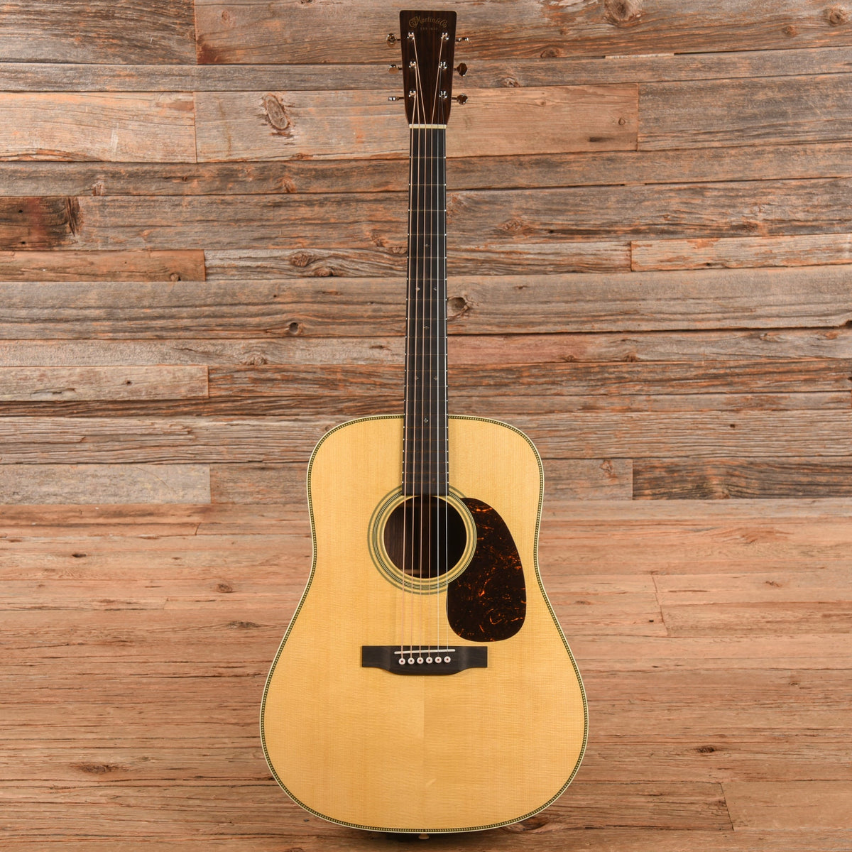Martin Standard Series HD-28 Natural 2023 - View 4 | MusicMarket