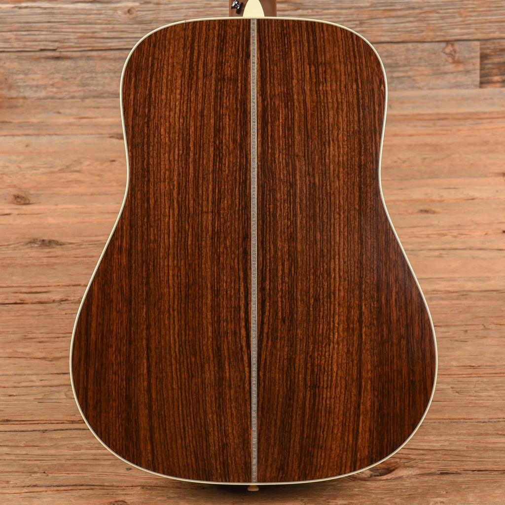 Martin Standard Series HD-28 Natural 2023 - View 3 | MusicMarket