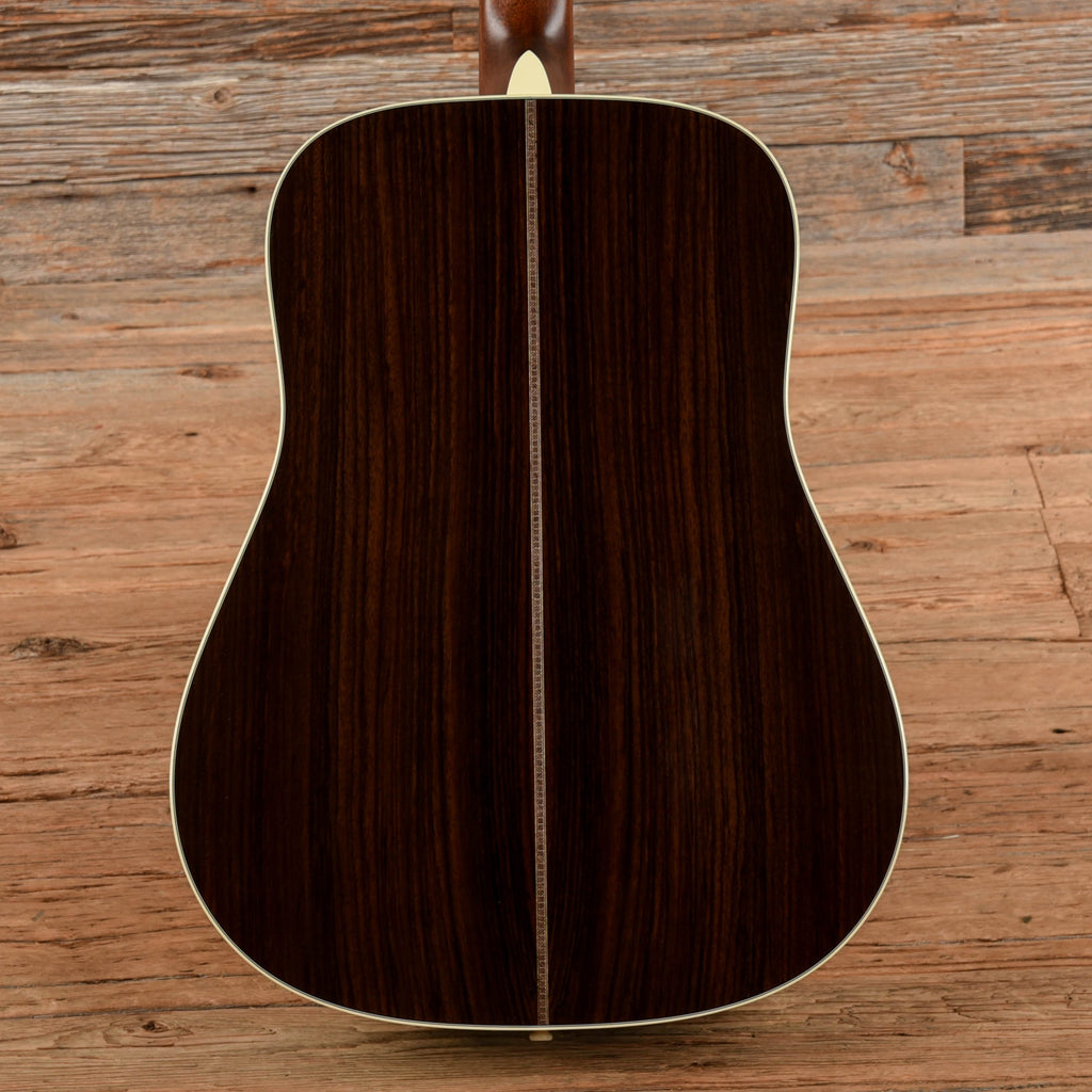 Martin Standard Series HD-28 Natural - View 3 | MusicMarket