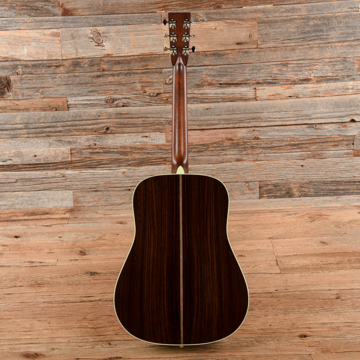 Martin Standard Series HD-28 Natural - View 5 | MusicMarket