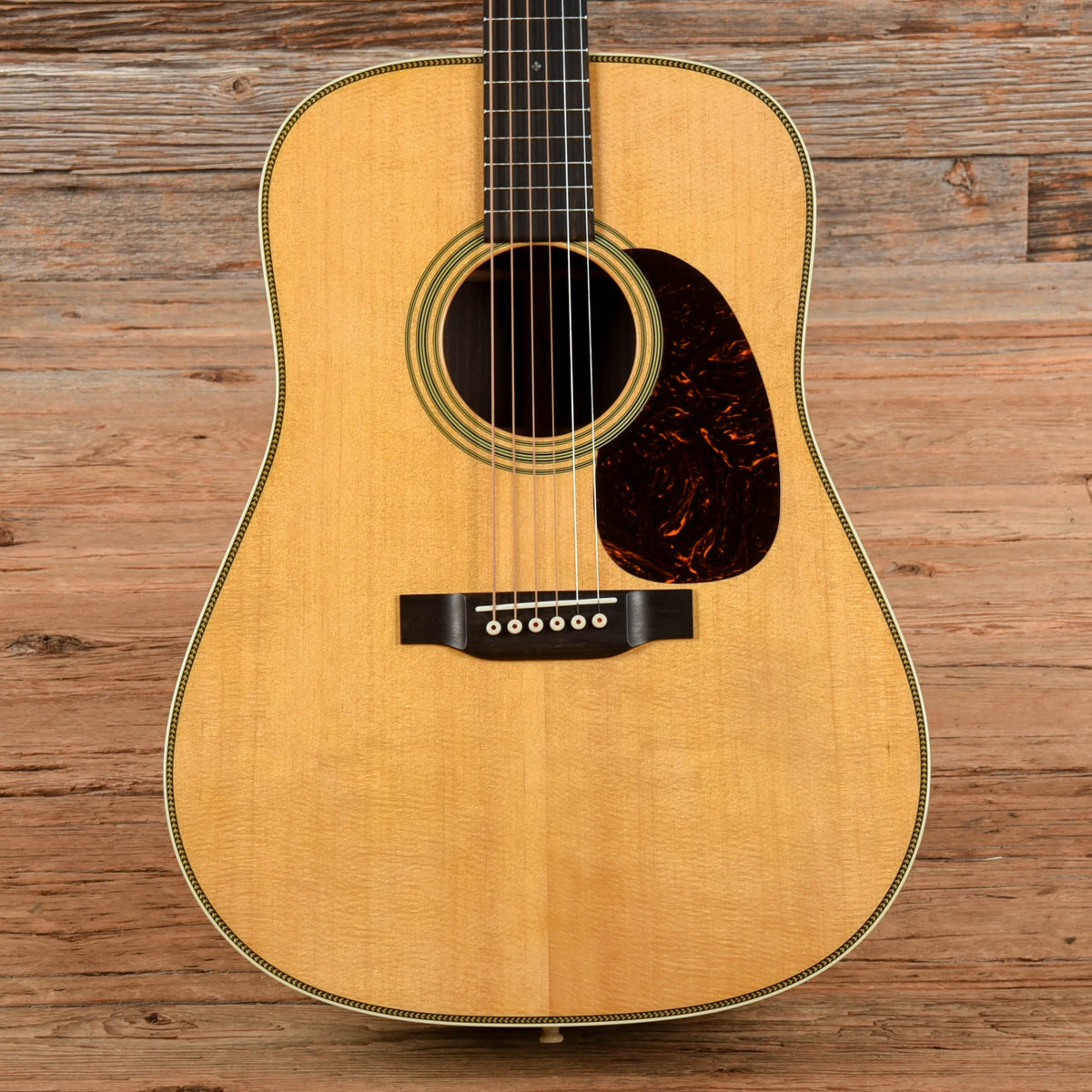 Martin Standard Series HD-28 Natural - MusicMarket