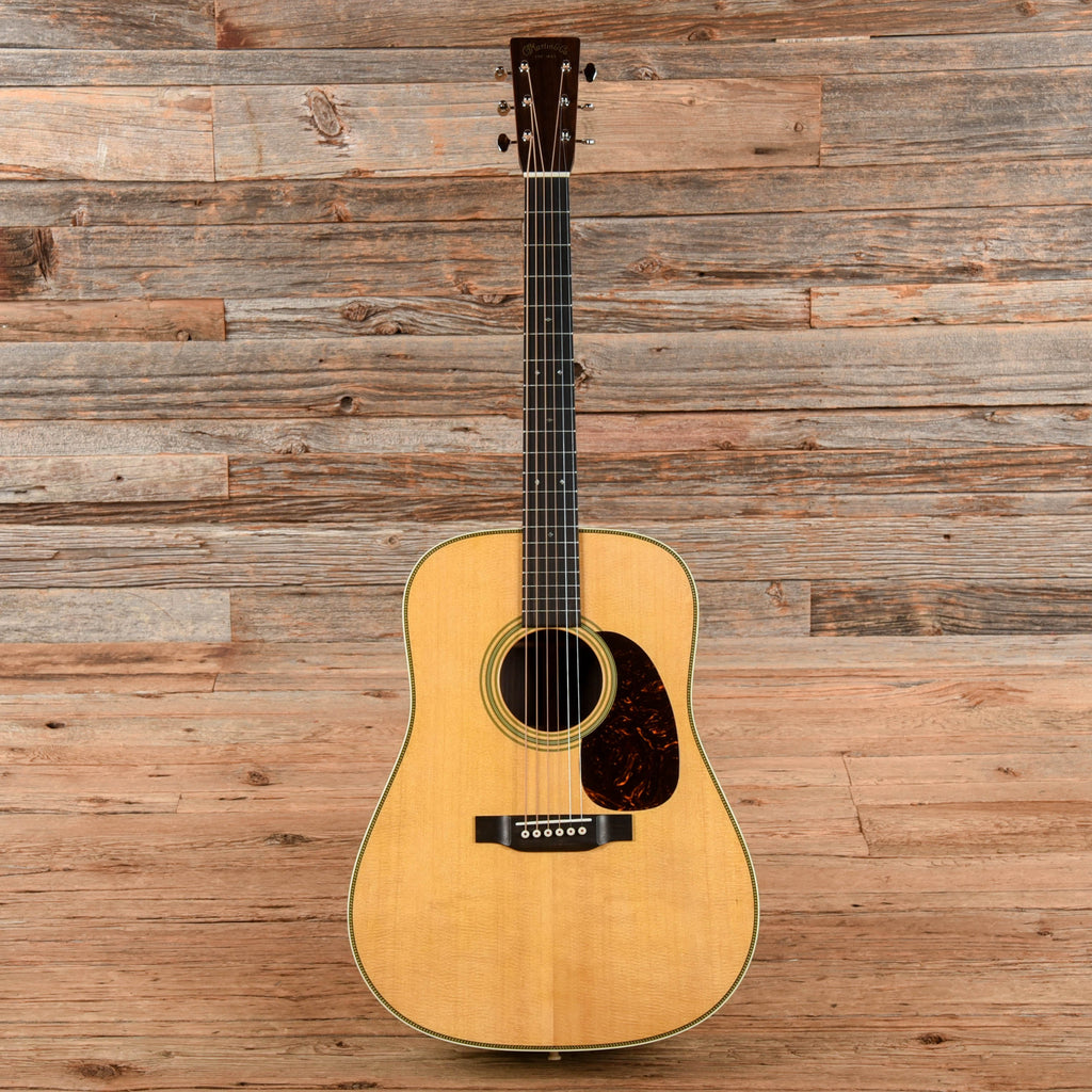 Martin Standard Series HD-28 Natural - View 4 | MusicMarket