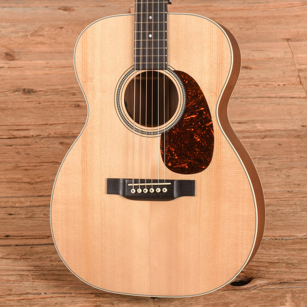 Martin 00-16E Natural 2019 - View 2 | MusicMarket