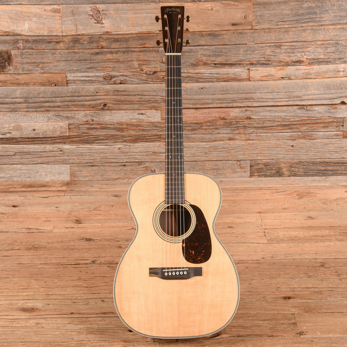 Martin 00-28 Modern Deluxe Natural 2024 - View 4 | MusicMarket