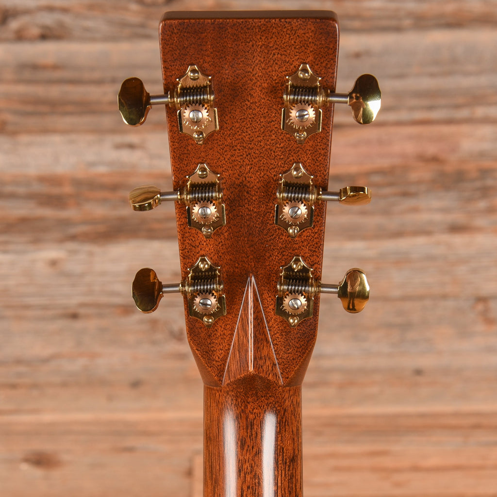 Martin 00-28 Modern Deluxe Natural 2024 - View 7 | MusicMarket