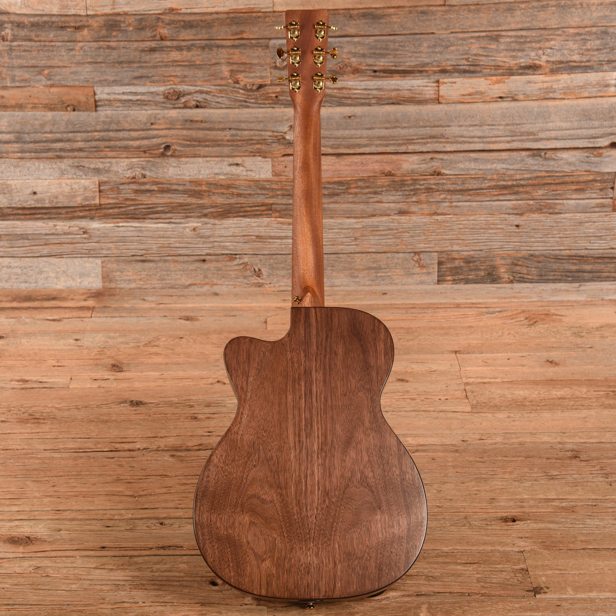 Martin 000C-Jr Walnut Burst 2026 - View 5 | MusicMarket