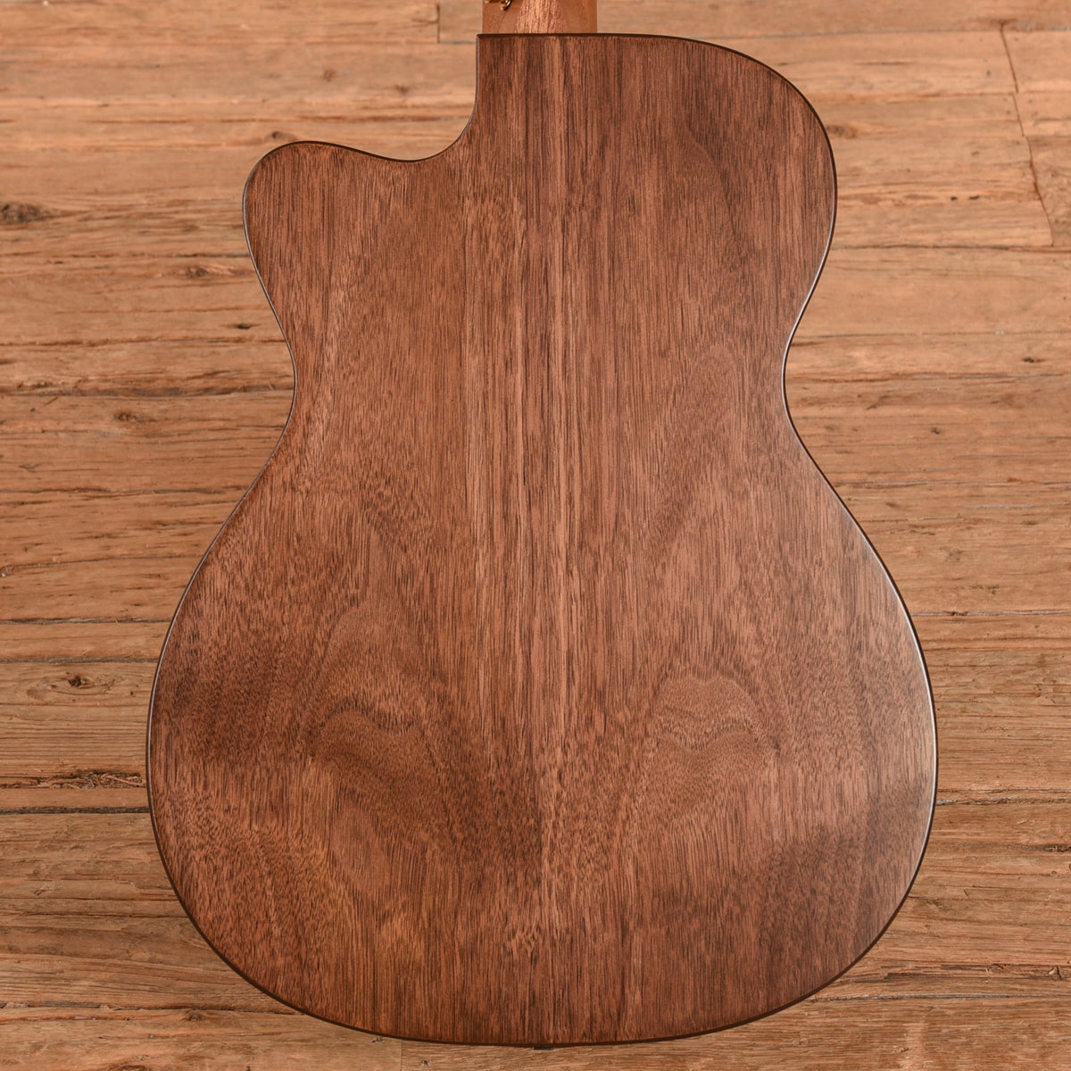 Martin 000C-Jr Walnut Burst 2026 - View 3 | MusicMarket