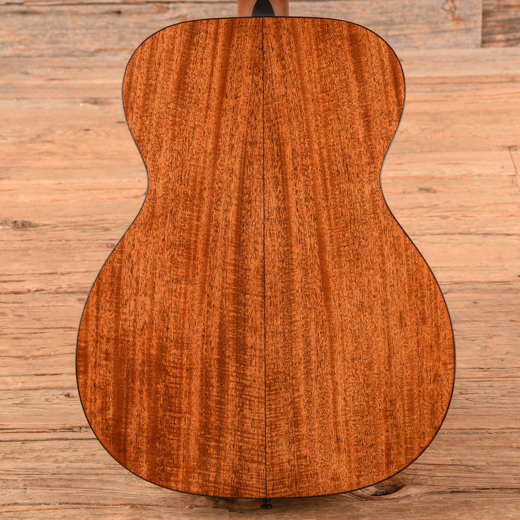 Martin Adirondack Spruce Top LEFTY Natural 2025 LEFTY - View 3 | MusicMarket
