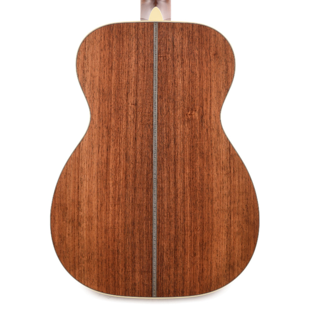 Martin Custom Shop 00-28 Style Concert Bearclaw Sitka Spruce/Honduran Rosewood Natural Aging Toner - View 3 |