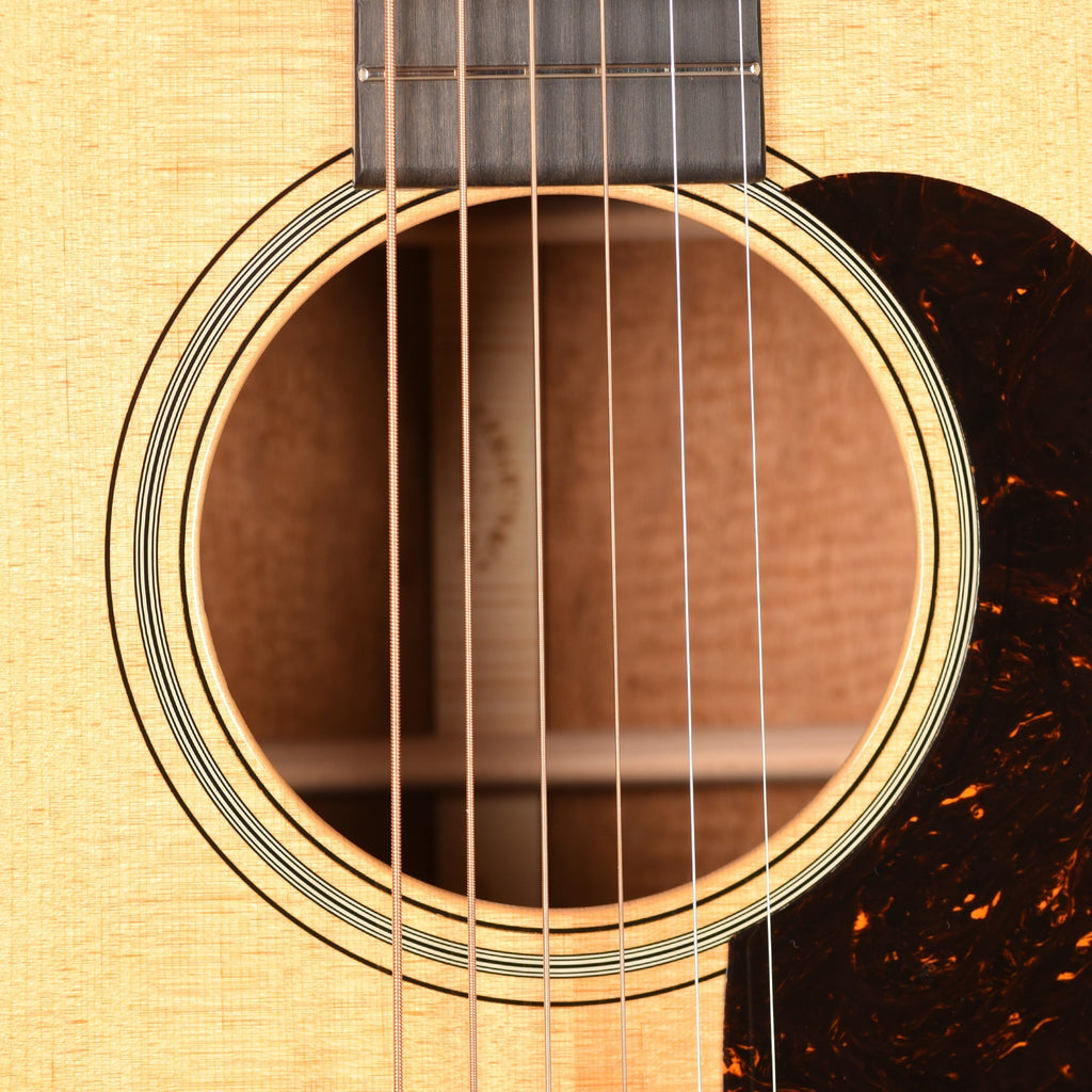 Martin Custom Shop D-18 Style Dreadnought Sitka Spruce VTS/Flamed Mahogany Natural - View 11 | MusicMarket