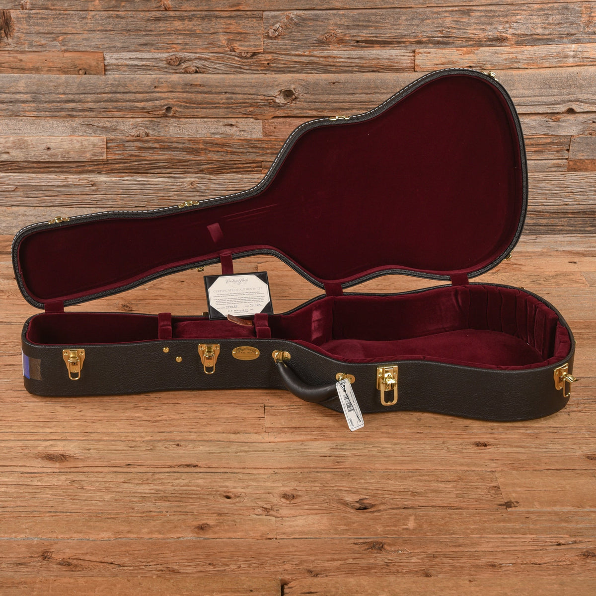 Martin Custom Shop Expert D-18 Adirondack Spruce/Sinker Mahogany Stage 1 Vintage Aged Gloss - View 9 | MusicMarket