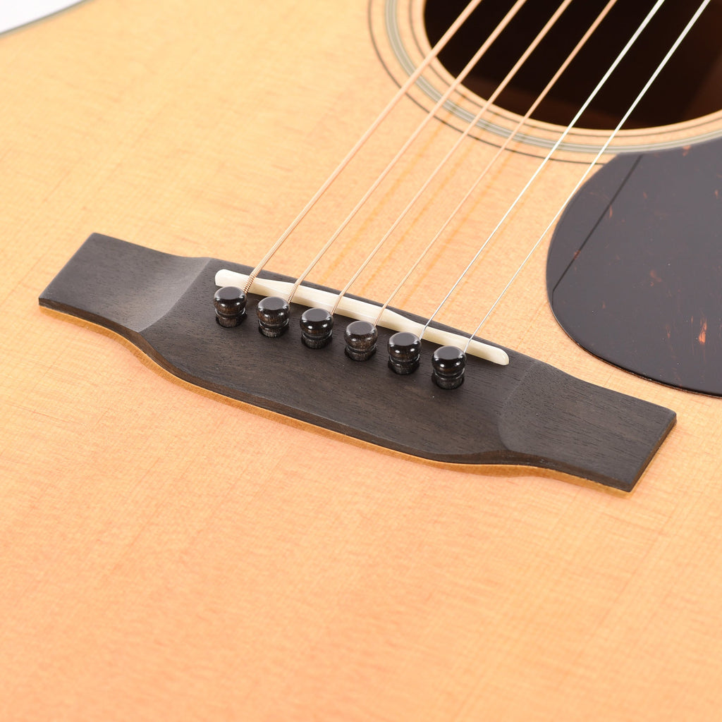 Martin Custom Shop OM-18 Style Auditorium Sitka Spruce VTS/Flamed Mahogany Natural - View 11 | MusicMarket