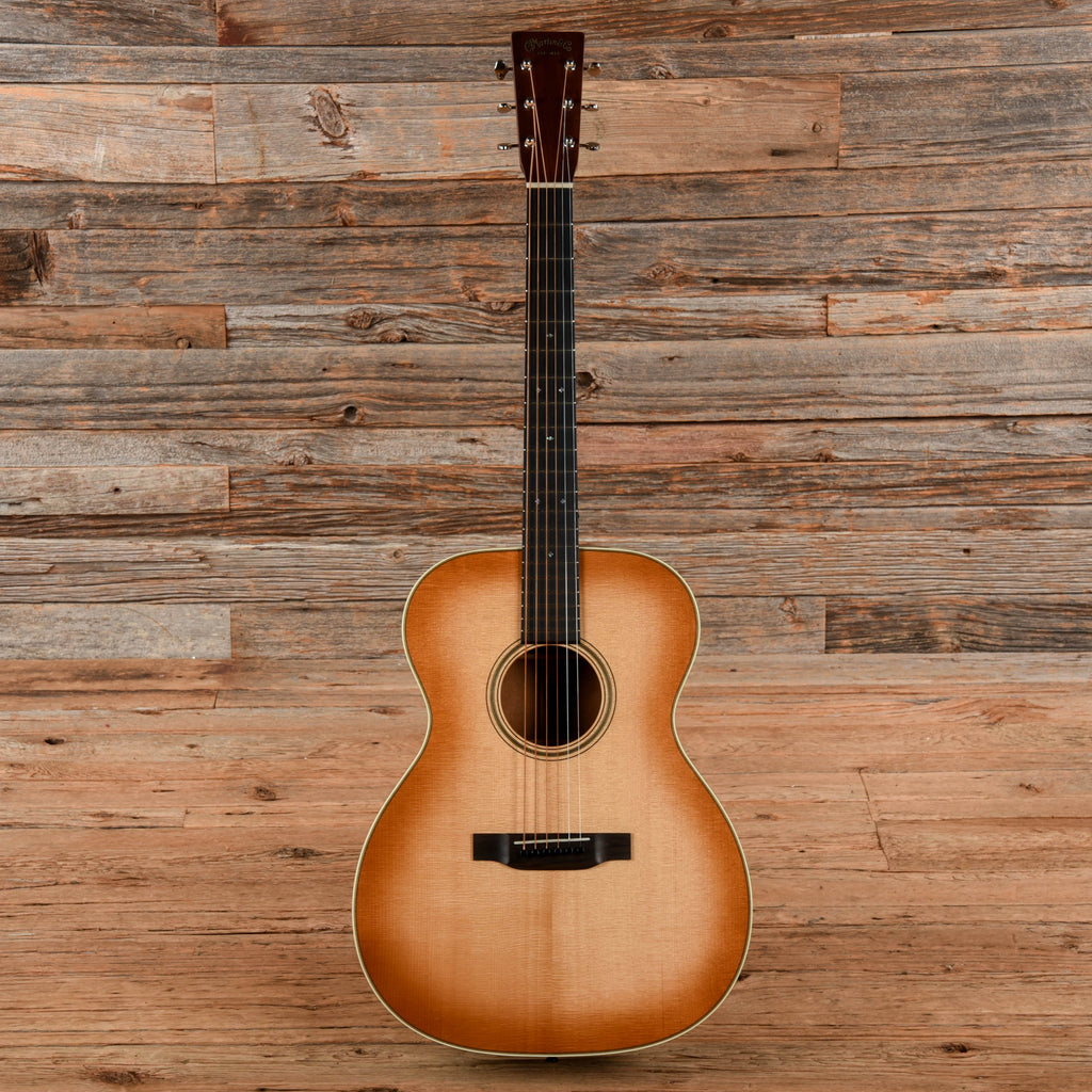 Martin Custom Shop 000-18 Style VTS Sitka/Sinker Mahogany Toasted Burst 2021 - View 4 | MusicMarket