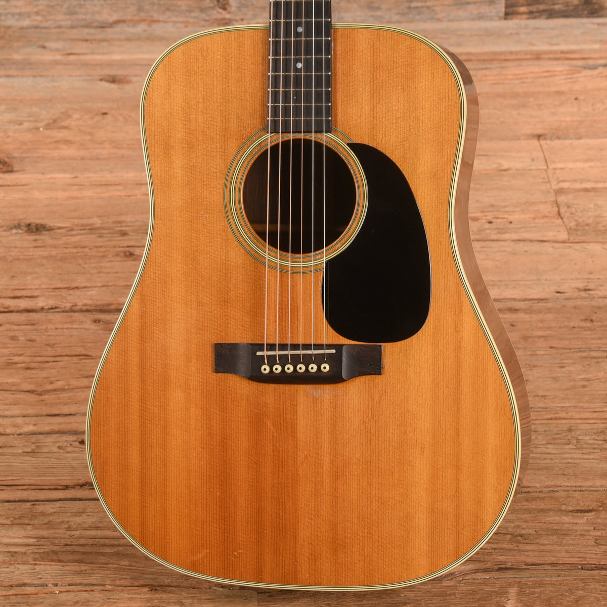 Martin D-28 Natural 1968 - View 2 | MusicMarket
