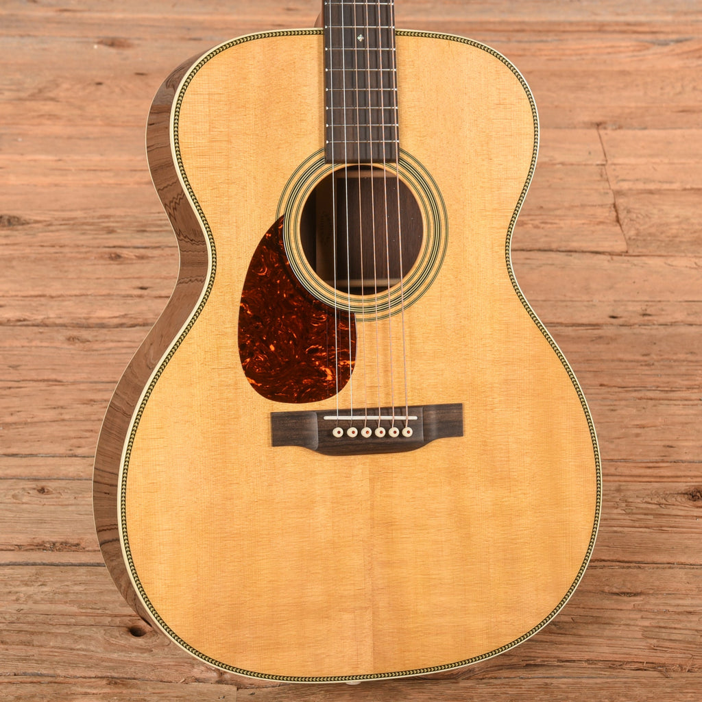 Martin OM-28 LEFTY Natural 2023 LEFTY - View 2 | MusicMarket