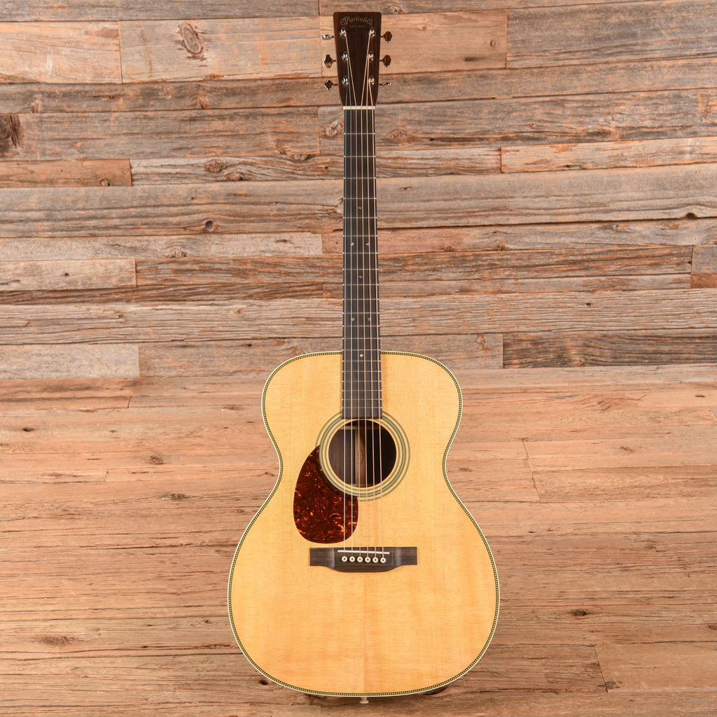 Martin OM-28 LEFTY Natural 2023 LEFTY - View 4 | MusicMarket