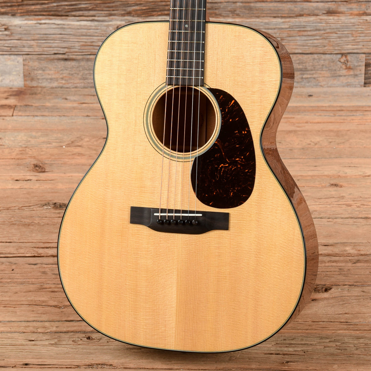 Martin Standard Series 000-18 Natural 2025 - View 2 | MusicMarket