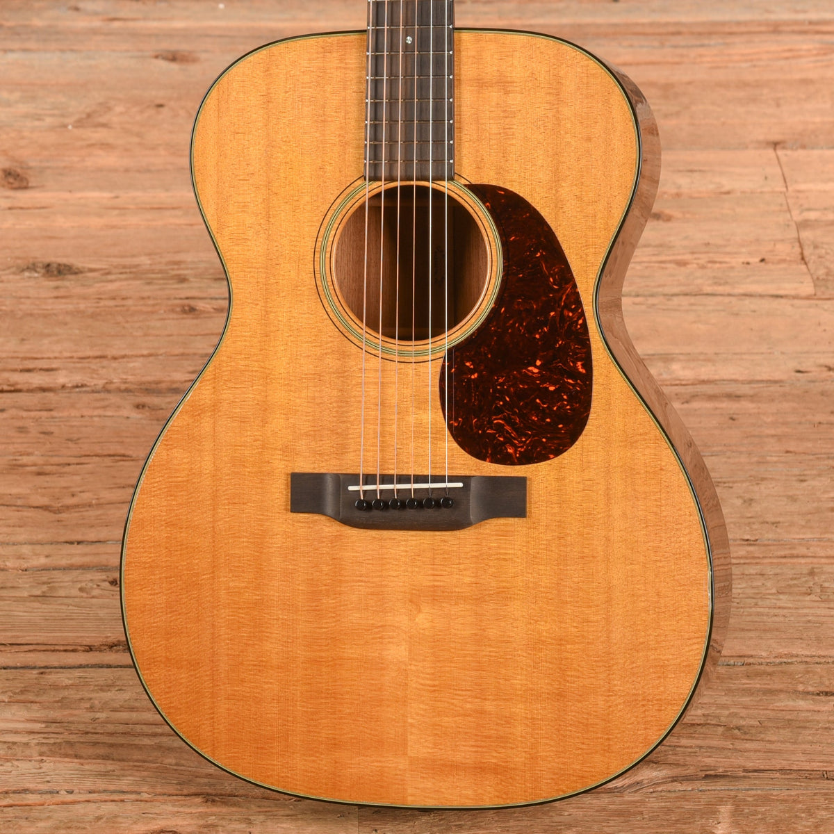 Martin Standard Series 000-18 Natural - View 2 | MusicMarket